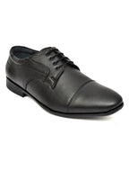 Black cap-toe Derby lace-up with pebble grain leather: