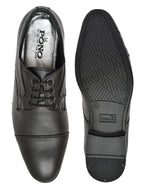 Black cap-toe Derby lace-up with pebble grain leather: